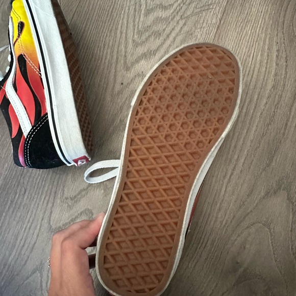 VANS flames - Picture 2 of 2
